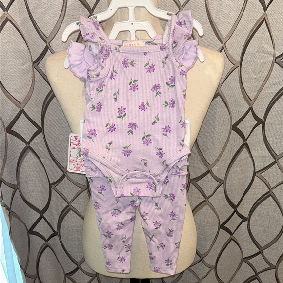 NEW 3 piece infant set - 2 shirts 1 pant Set- Baby Bodysuit and Leggings Set - Picture 4 of 6
